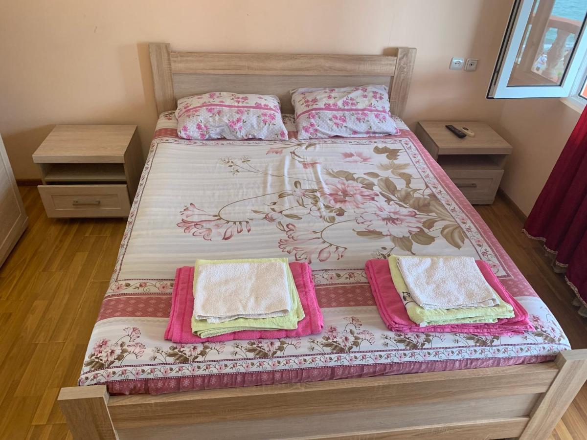 Guest House Rusalka 科布列季 外观 照片