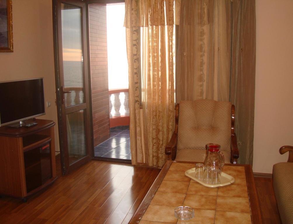 Guest House Rusalka 科布列季 外观 照片