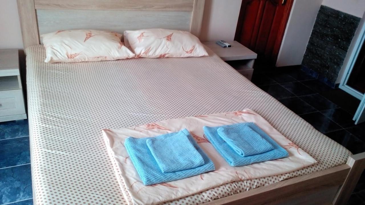 Guest House Rusalka 科布列季 外观 照片